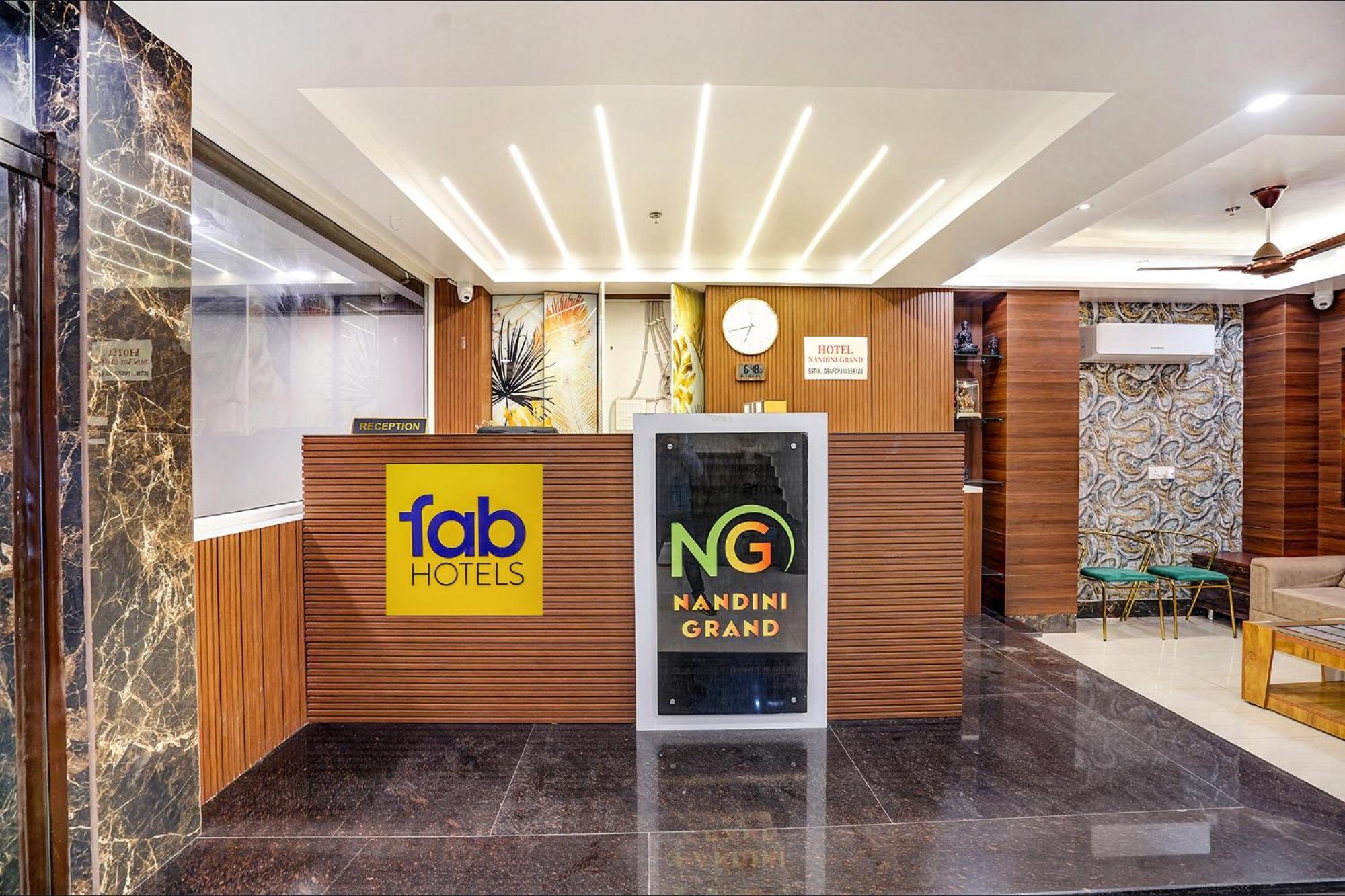 Fabhotel Nandini Grand Kakarmatha ภายนอก รูปภาพ